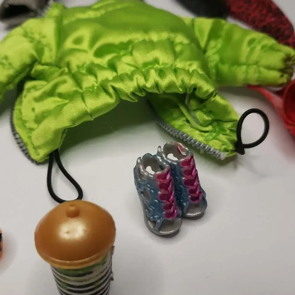 Rainbow High‎ Series 2 Karma Nichols Doll Clothes Lot